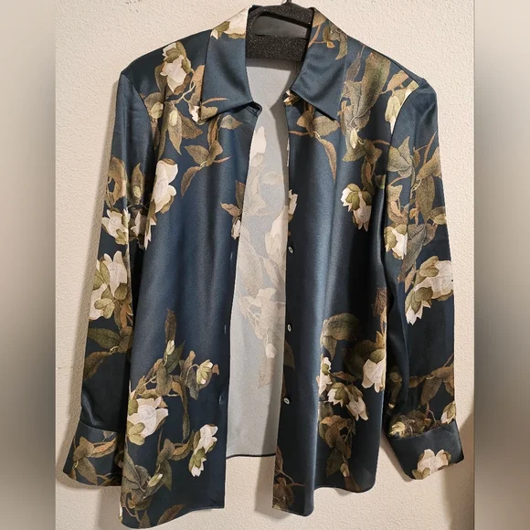 Vince Silk Camellia Branch Bias Long Sleeve Blouse Size Large Color Azurine